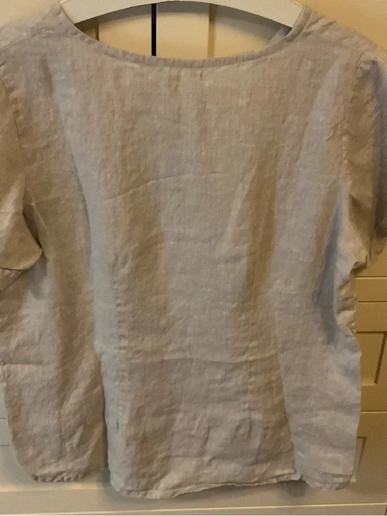 Oatmeal Colour Linen V-Neck Short Sleeve Top - Picture 4 of 4